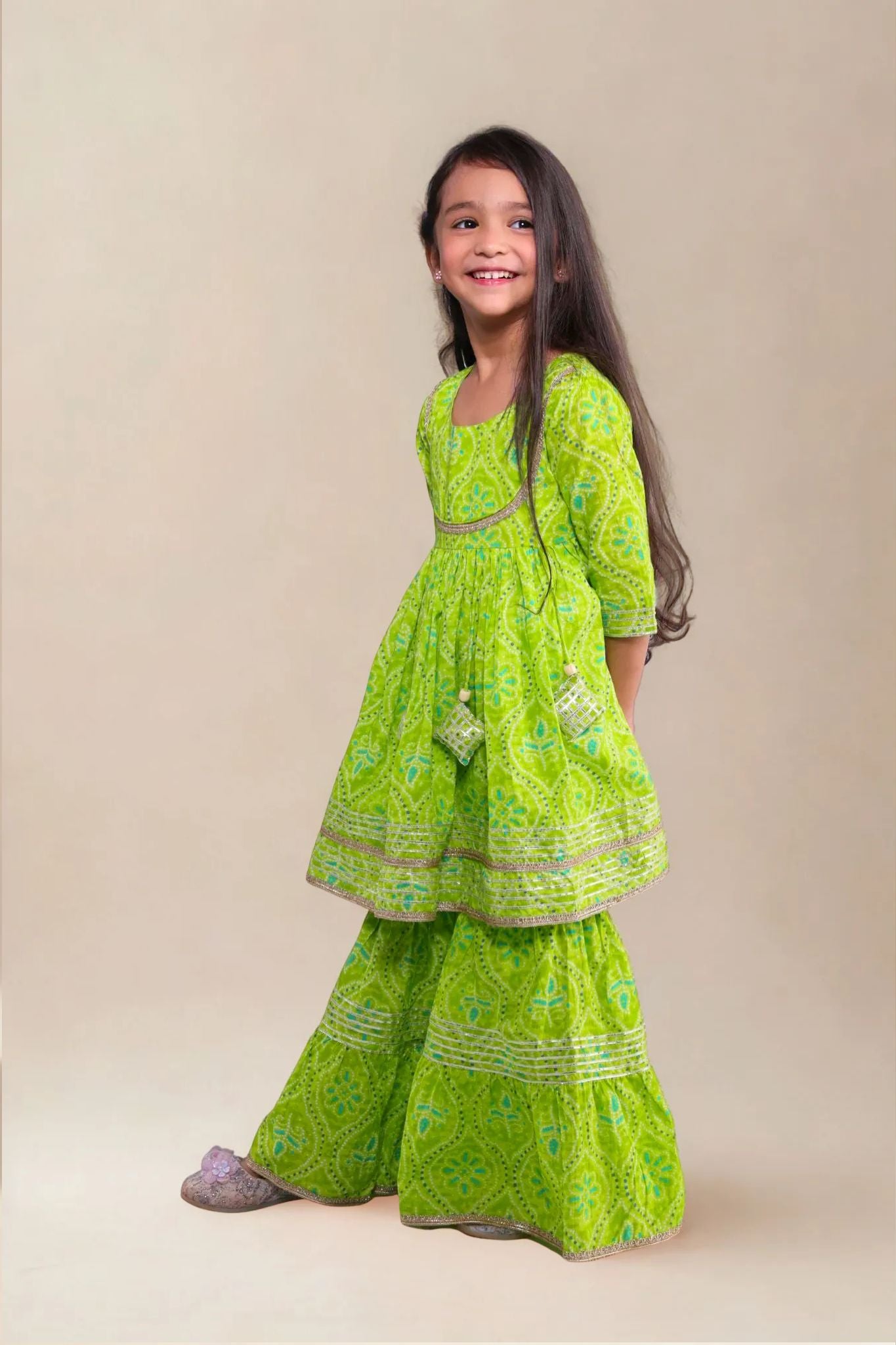 Mini Maharani Baandhni Garaara set Green
