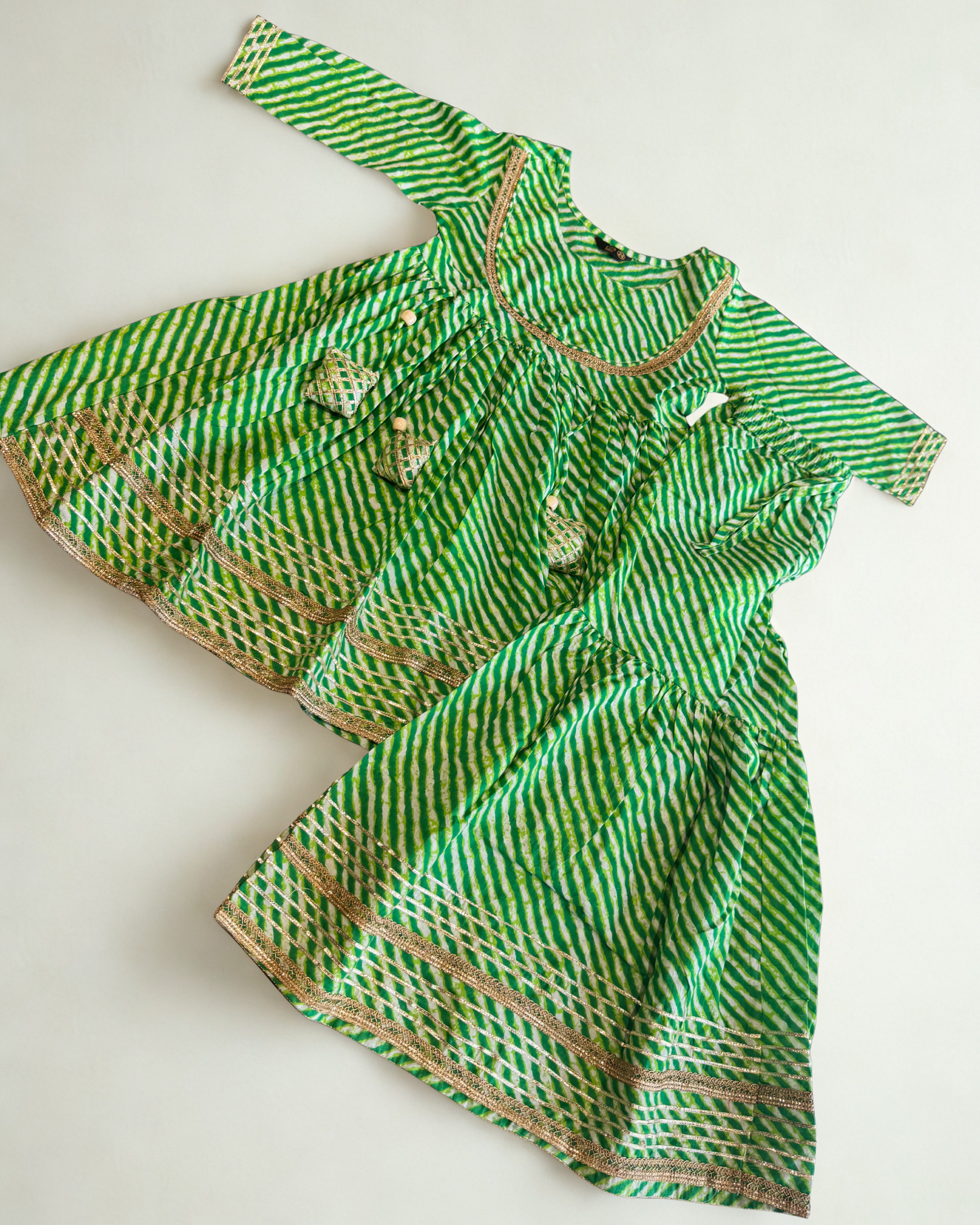 Mini Maharani Leheriya Garaara set Green