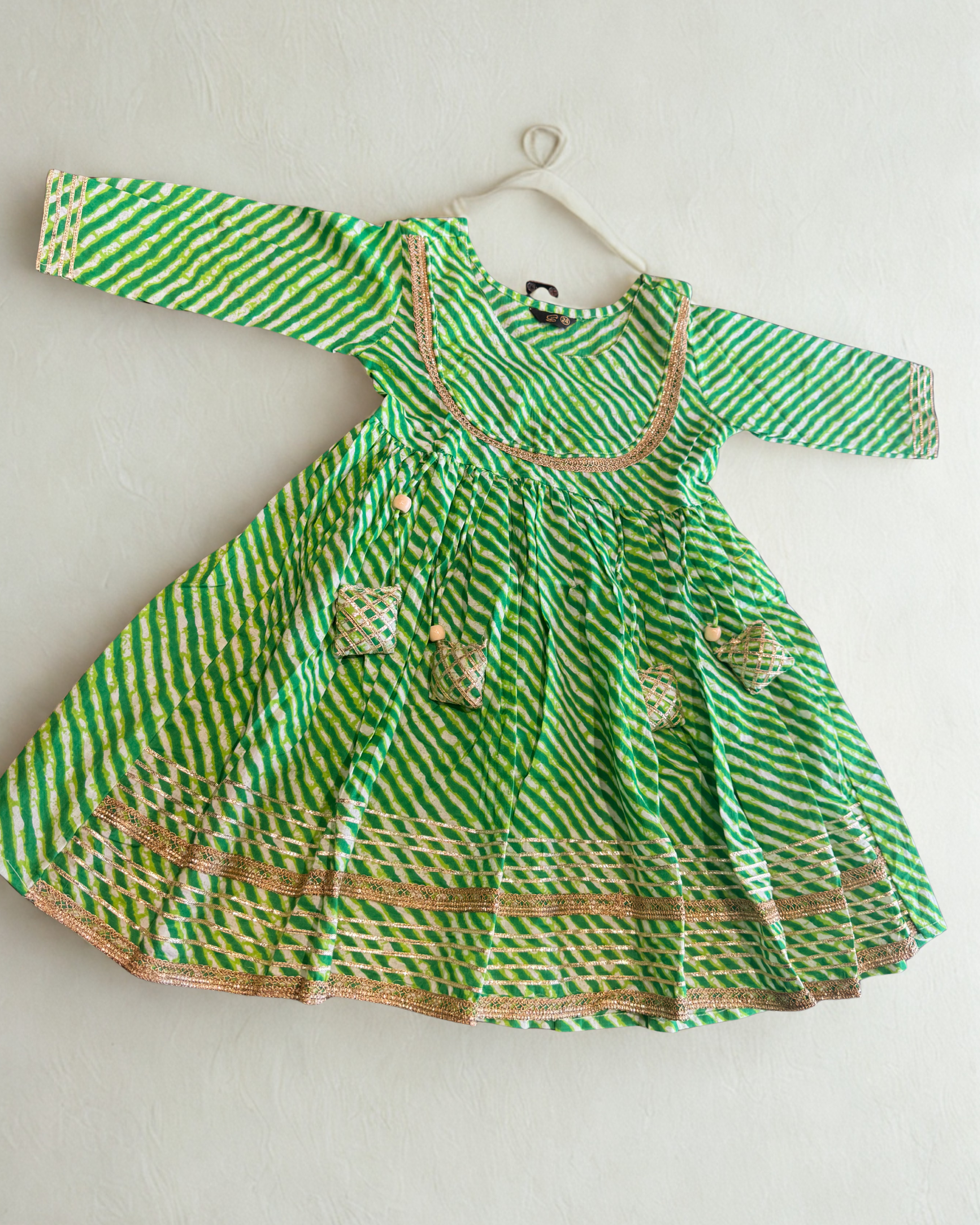 Mini Maharani Leheriya Garaara set Green
