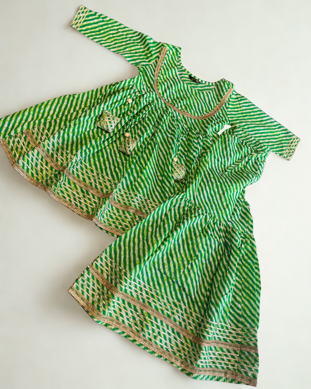 Mini Maharani Leheriya Garaara set Green